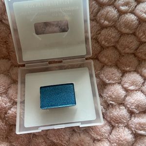 Mk/ eye shadow